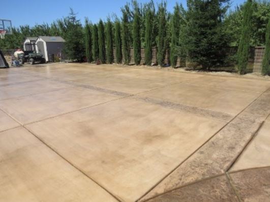 an image of a concrete driveway construction in manteca, ca